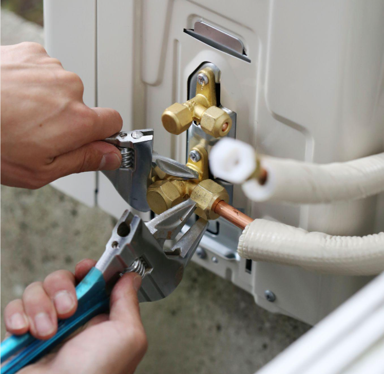 Air Conditioner Refrigerant Piping Connection Inspection